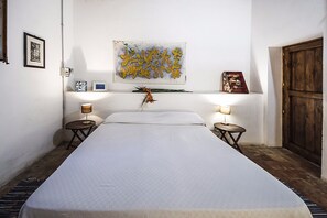 2 bedrooms, free WiFi, bed sheets, wheelchair access - Panoramic house with sea view pool and large park 60. 000 sqm (Terrasini)