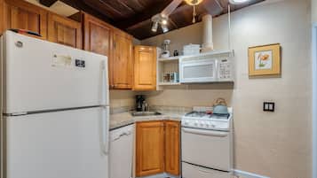 大型雪櫃/冰箱、微波爐、焗爐、爐具