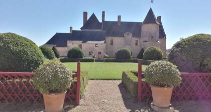 4-person gîte with spa and sauna near Angers