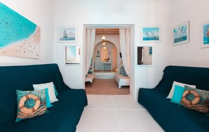 TV, fireplace - Admiralty's House. Ideal for up to 8 guests (Ornos)