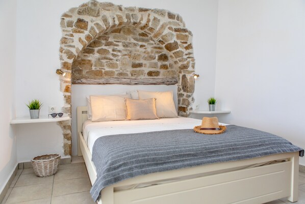 2 bedrooms, in-room safe, free WiFi, bed sheets
