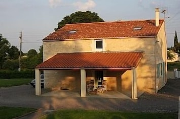 Le Paradis, showing rear covered terrace