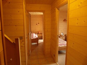 4 chambres, fer et planche Ă repasser, draps fournis