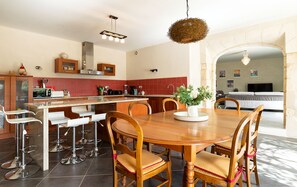 Dining - XVIIIth Century fully renovated Provencal farmhouse in Maussane-les-Alpilles (Maussane les alpilles)