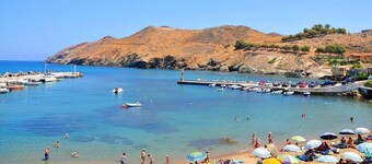 Rymlig stonebuilt villa i lugn miljö med pool och rymlig trädgård!