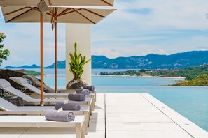 Terrace/patio - 5 Bedroom luxury hillside villa with amazing views (Koh Samui)