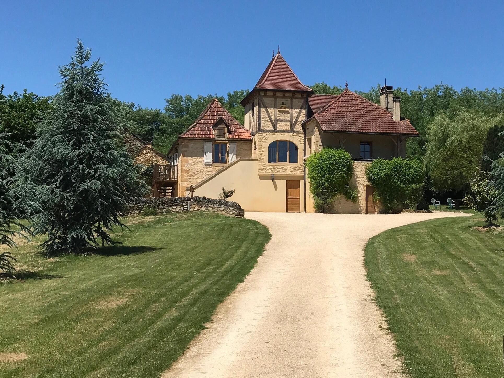 Gorgeous perigordian farmhouse