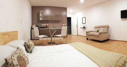 2 CedarCats Short Stay Apartments