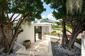 Property grounds - Luxury villa, large infinity pool with stunning views of the glittering bay (Koh Samui)