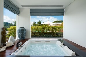Interior - Luxury villa, large infinity pool with stunning views of the glittering bay (Koh Samui)