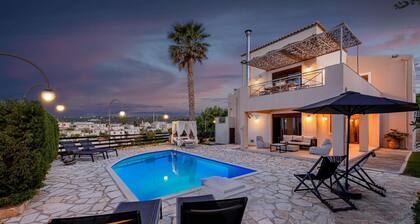 New beautiful artistic villa! 1km to the beach!