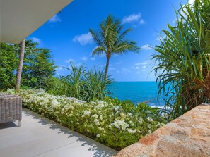 Property grounds - Beachfront villa perched on the rocky shoreline, uninterrupted sea views (Koh Samui)