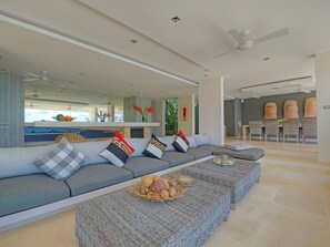 Interior - Beachfront villa perched on the rocky shoreline, uninterrupted sea views (Koh Samui)