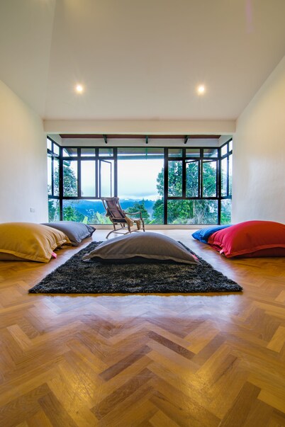 Cameron Highlands Bungalow(Pine Cottage)