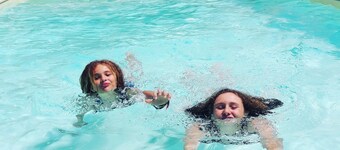 Cosy 3 bedrooms home . Private pool. Private garden. free WiFi. Shops near by 