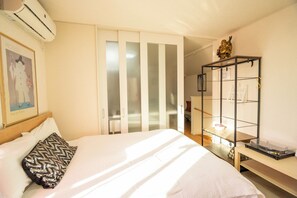 3 bedrooms, desk, iron/ironing board, free WiFi