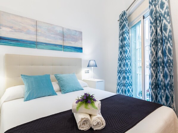 1 chambre, fer et planche à repasser, accès Internet, draps fournis