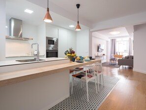 Fridge, microwave, oven, dishwasher