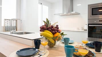 Réfrigérateur, micro-ondes, four, lave-vaisselle