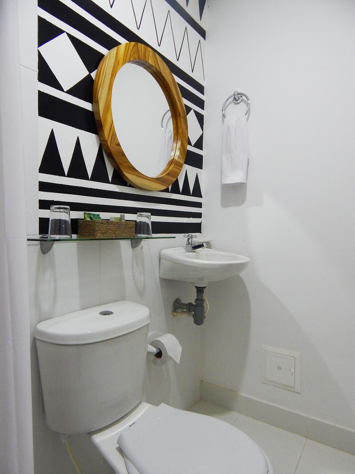 Rom – superior, 1 kingsize-seng, byutsikt | Bad | Dusj, toalettartikler (inkludert), håndklær og såpe