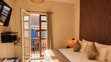 Superior Room, 1 King Bed, City View | In-room safe, iron/ironing board, free WiFi, bed sheets