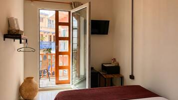 City Room, 1 Double Bed, Balcony, City View