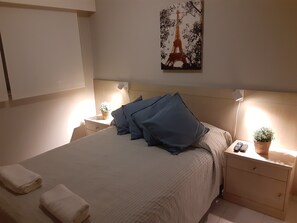 3 quartos, cofres nos quartos, escrivaninha