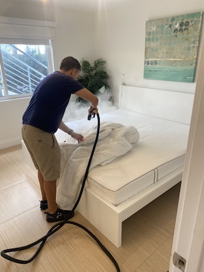 1 dormitorio, tabla de planchar con plancha, cuna de viaje y wifi gratis