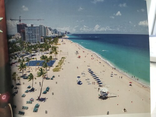 Apt.# 3  Bermuda Blue Beach Club (1/1)