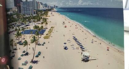 Apt.# 3 Bermuda Blue Beach Club (1/1)