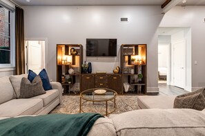 TV, stereo - 🌙 Oversized Downtown Condo with Private Terrace🌙 - The Crescent (New Orleans)