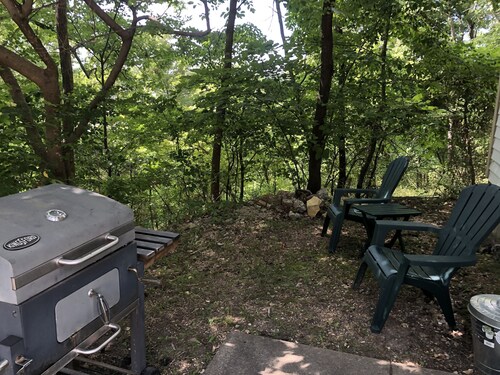 Centrally Located Cottage with Boat Trailer Parking and Lake View