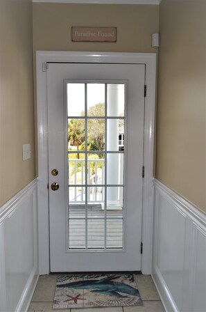 Interior - Halcyon - Second Row in Garden City Beach (Garden City)