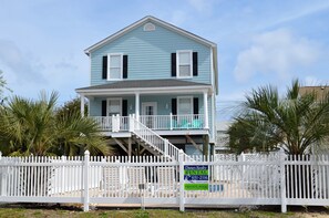 Exterior - Halcyon - Second Row in Garden City Beach (Garden City)