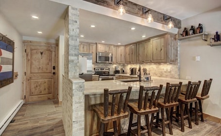 Fridge, microwave, oven, stovetop. PERFECT Location & Fully Upgraded! Best Value in Breck!!