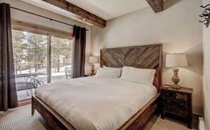 3 bedrooms, in-room safe, iron/ironing board, travel crib
