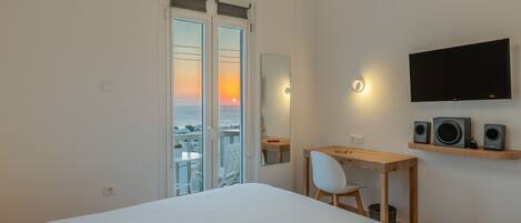 2 bedrooms, in-room safe, desk, soundproofing