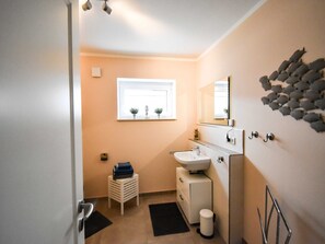 Sèche-cheveux, serviettes fournies