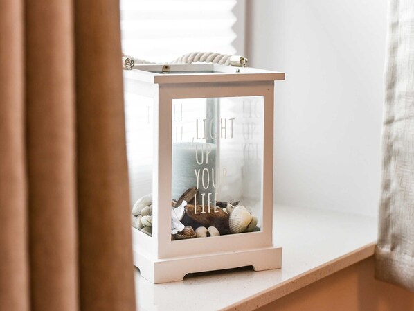 Unclassified image, 1 of 28, button