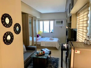 1 bedroom, WiFi - METROSTYLE LIVING... (New Manila)