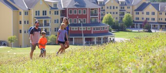 Adgang til swimmingpools, boblebad og meget mere! Hyggelig lejlighed med adgang til ski-in / ski-out