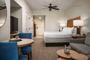 Travel crib, free WiFi, bed sheets