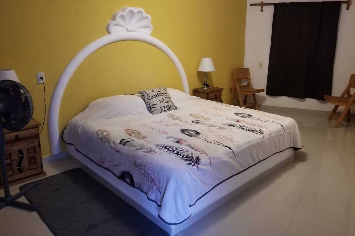 Habitación estándar, 1 cama de matrimonio grande | Wifi gratis y ropa de cama