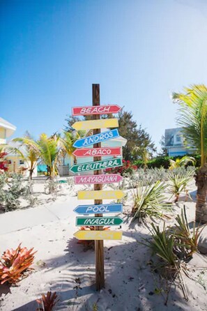 Exterior - Paradise Bay (Rokers Point)