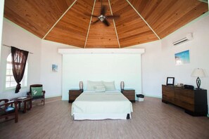 Traditional Double Room, 1 Queen Bed, Ocean View