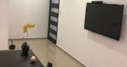 Apartamento de 3 habitaciones y 2 baños en un vecindario tranquilo y seguro