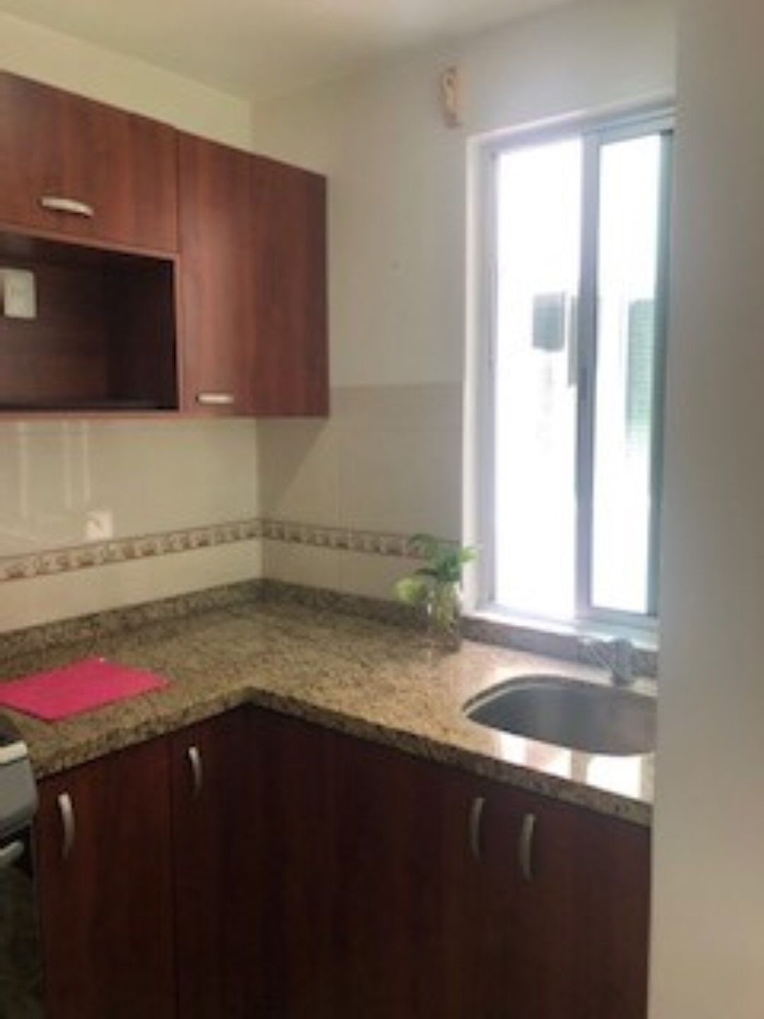 Fridge, cookware/dishes/utensils