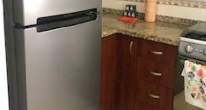 Apartamento de 3 habitaciones y 2 baños en un vecindario tranquilo y seguro