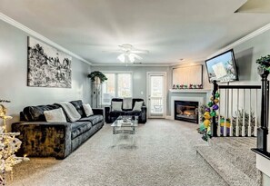 Smart TV, fireplace
