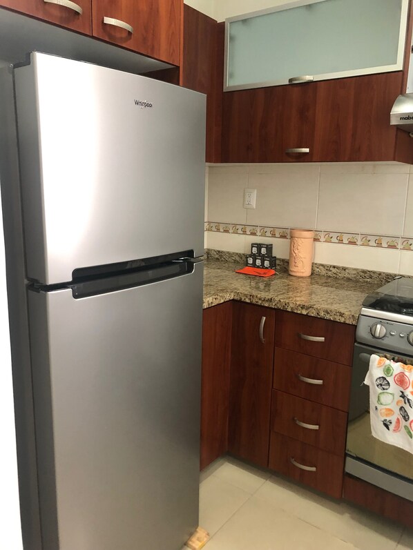 Fridge, oven